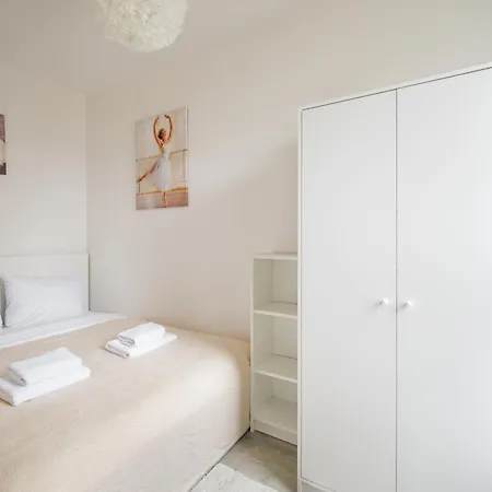 Wola Jana Kazimierza Stylish By Bookinghost Apartment *